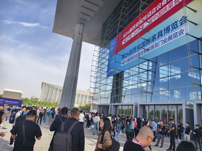 柃溪谷闪耀第24届西安国际家具博览会：仿石漆工艺与色彩赢得广泛赞誉